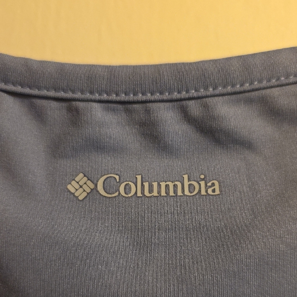 Columbia Silver Sleeveless Tank Top with Abstract Leaf Design - Picture 6 of 6